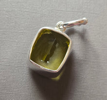 Load image into Gallery viewer, Pendant 1583