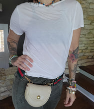 Load image into Gallery viewer, Vintage purse 1001