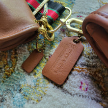 Load image into Gallery viewer, Vintage Purse 1003