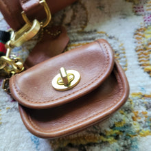 Load image into Gallery viewer, Vintage Purse 1003
