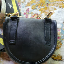 Load image into Gallery viewer, Vintage Purse 1002