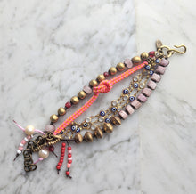 Load image into Gallery viewer, Bracelet 1940