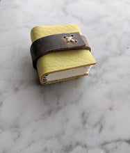 Load image into Gallery viewer, Book 1003