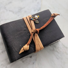 Load image into Gallery viewer, Book 1004