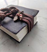 Load image into Gallery viewer, Book 1006