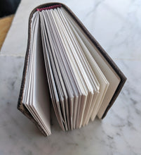 Load image into Gallery viewer, Book 1017