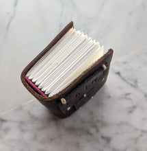 Load image into Gallery viewer, Book 1022