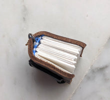 Load image into Gallery viewer, Book 1029