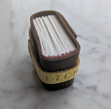 Load image into Gallery viewer, Book 1037