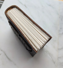 Load image into Gallery viewer, Book 1039