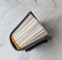 Load image into Gallery viewer, Book 1040