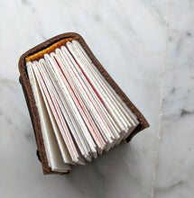 Load image into Gallery viewer, Book 1041