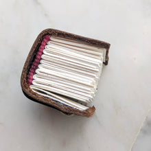 Load image into Gallery viewer, Book 1043