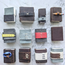 Load image into Gallery viewer, Book 1055