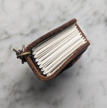 Load image into Gallery viewer, Book 1065