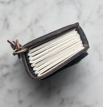 Load image into Gallery viewer, Book 1063