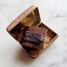 Load image into Gallery viewer, Book 1073